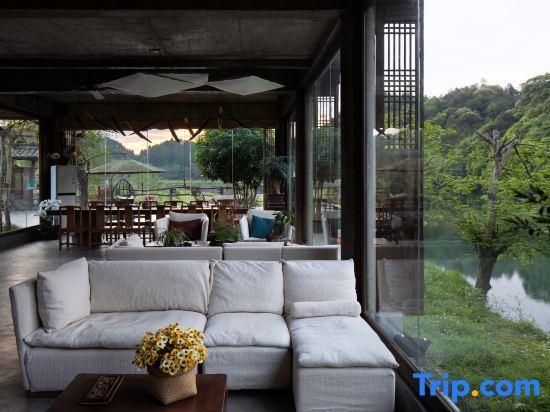 Шанграо: Huamantang Liuli Xiangyuan Hotel