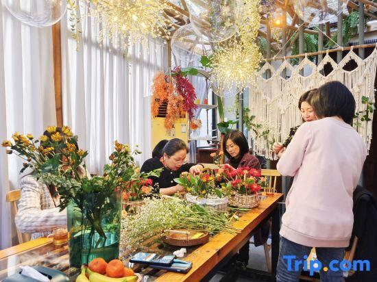 Хуаншань: Jietou Xiangwei Inn