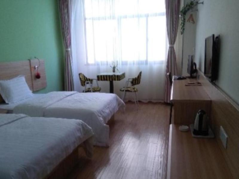 Йиян: 7 Days Inn Yiyang Anhua Luoma Plaza Branch