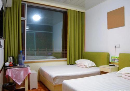 Жичжао: Hailuowan Hotel