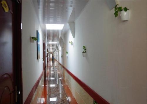 Жичжао: Hailuowan Hotel