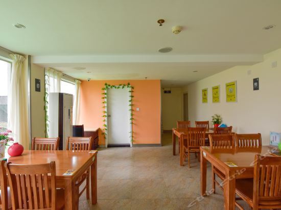 Лучжоу: 7 Days Inn Luzhou Long Ma Street Government Branch