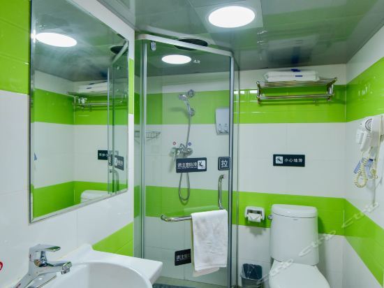 Лучжоу: 7 Days Inn Luzhou Long Ma Street Government Branch