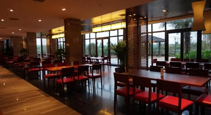 Гуйлинь: Guilin Roshan Lake Hotel