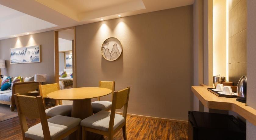 Гуйлинь: Guilin Roshan Lake Hotel