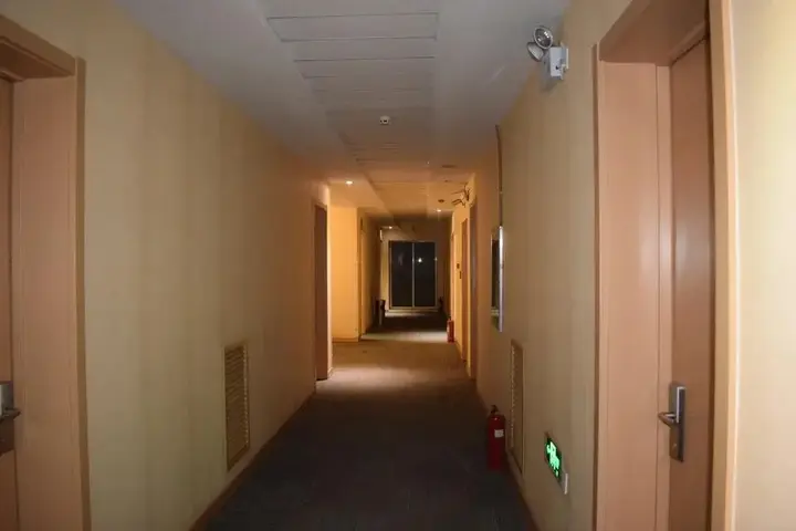 Цзиньчжун: 都市118连锁酒店(平遥古城店)