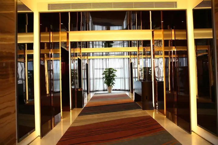 Цзинин: Hetai Hotel