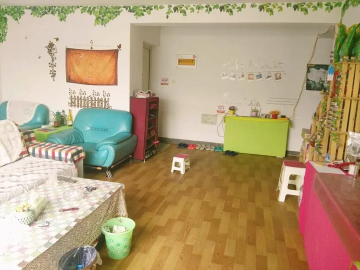 Синин: SevenColor Space Hostel