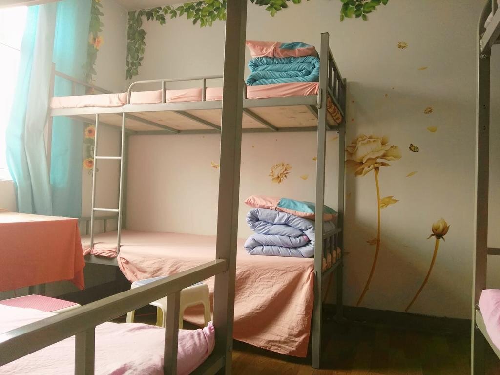 Синин: SevenColor Space Hostel