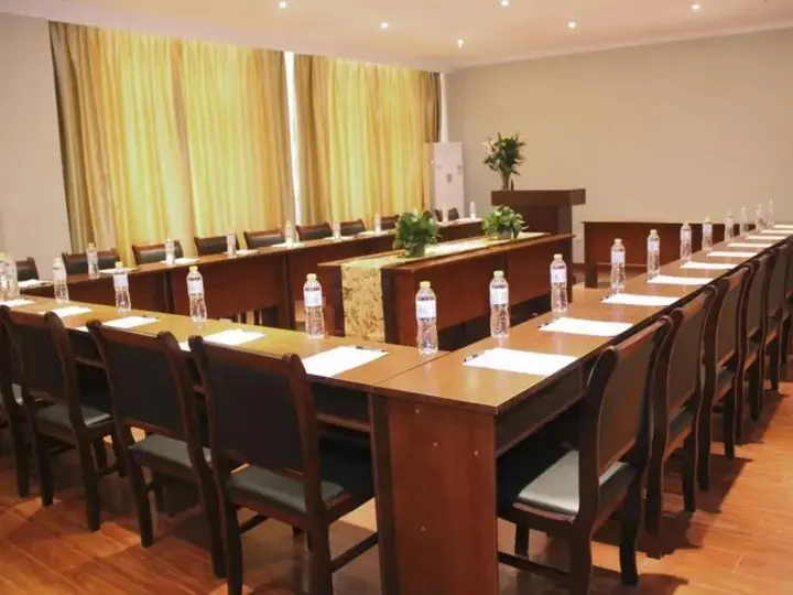 Яньтай: GreenTree Inn Yantai University Business Hotel