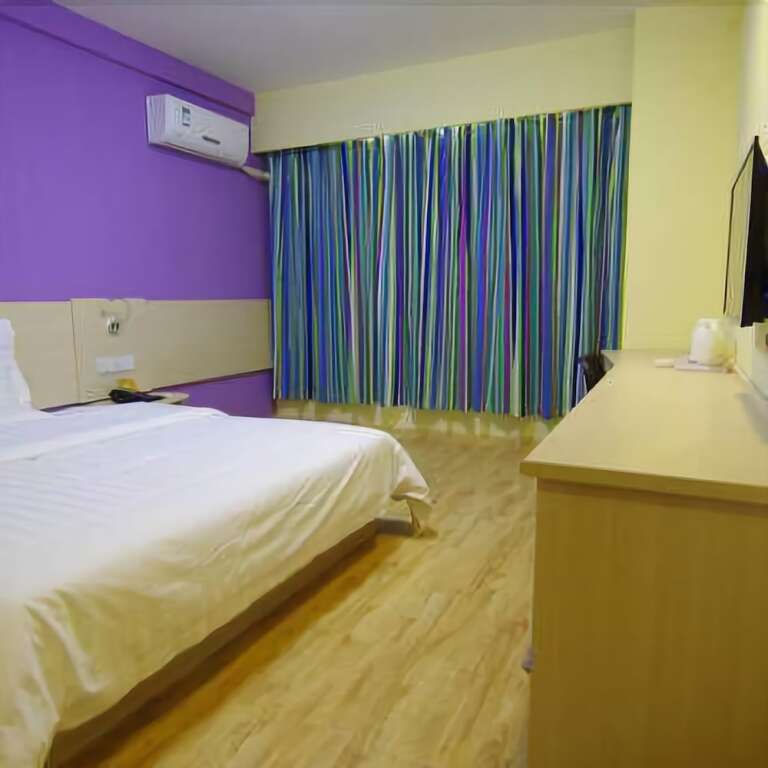 Чжэнчжоу: 7 Days Inn Zhengzhou Train Station East Square Ticket Office