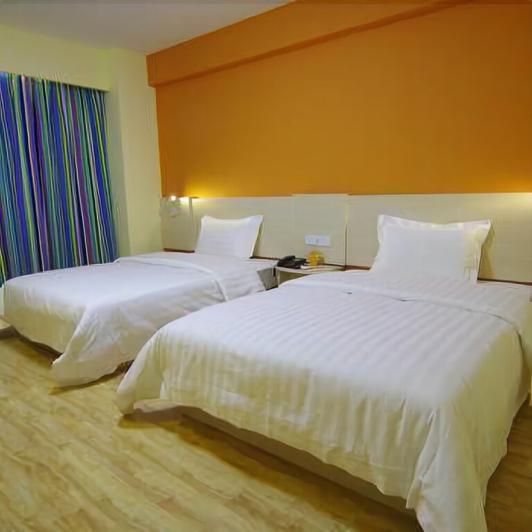 Чжэнчжоу: 7 Days Inn Zhengzhou Train Station East Square Ticket Office
