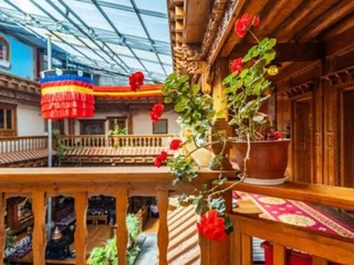 Шангри-Ла: Shangri la Le Fu Ge Dan Inn (dukezong ancient city store)