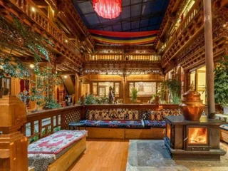 Шангри-Ла: Shangri la Le Fu Ge Dan Inn (dukezong ancient city store)
