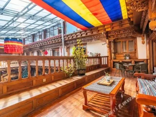 Шангри-Ла: Shangri la Le Fu Ge Dan Inn (dukezong ancient city store)
