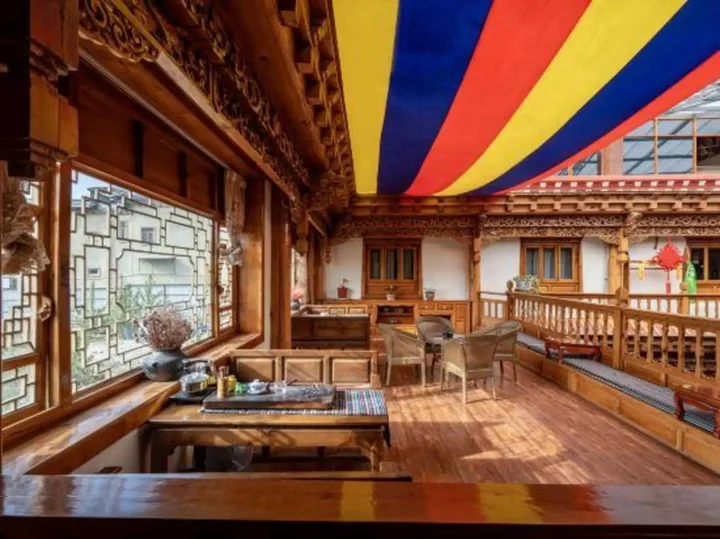 Шангри-Ла: Shangri la Le Fu Ge Dan Inn (dukezong ancient city store)
