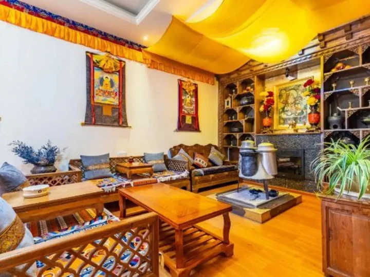 Шангри-Ла: Shangri la Le Fu Ge Dan Inn (dukezong ancient city store)