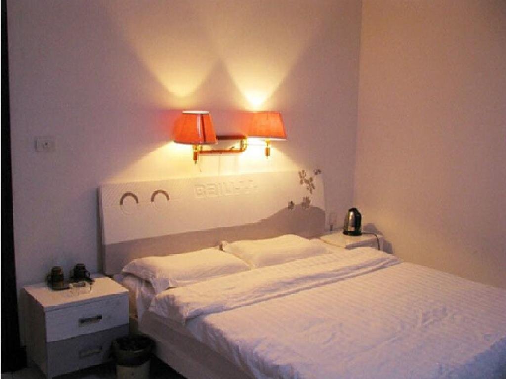 Вэйнань: Huayin Jinbo Hotel
