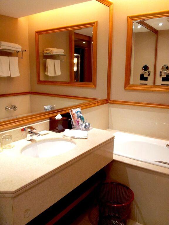 Ляньюньган: Century Fate International Hotel