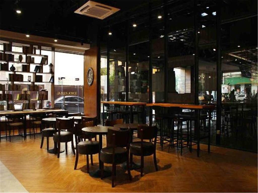 Цзиньюань: James Joyce Hotel Qingyuan City Hall
