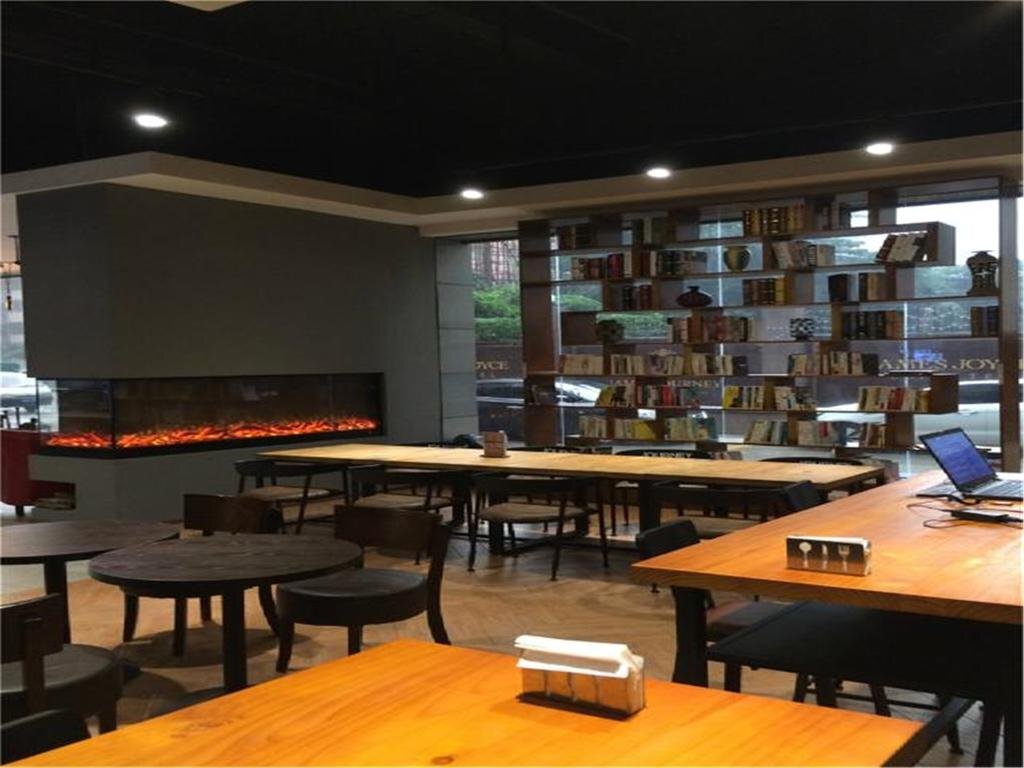 Цзиньюань: James Joyce Hotel Qingyuan City Hall
