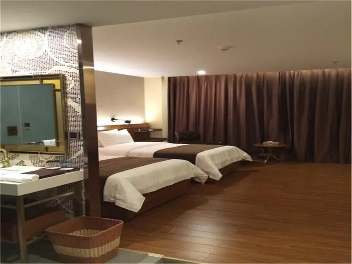 Цзиньюань: James Joyce Hotel Qingyuan City Hall