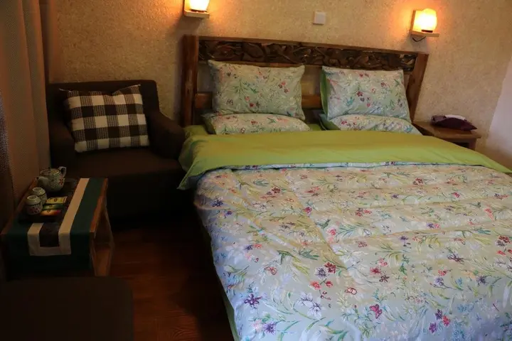 Шангри-Ла: Zangyu Taoyuan Inn