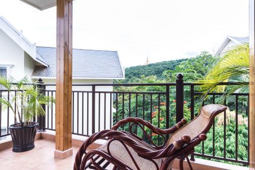 Цзинхун: Pu’er Tea Boutique Inn
