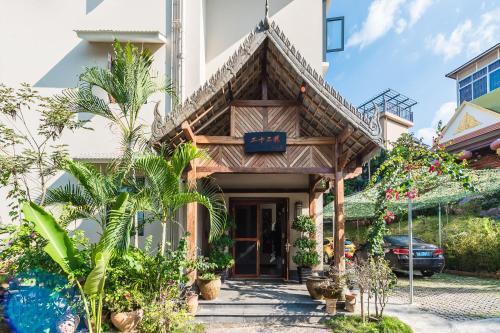 Цзинхун: Pu’er Tea Boutique Inn