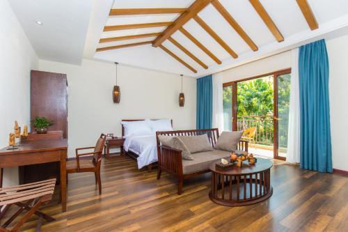 Цзинхун: Pu’er Tea Boutique Inn