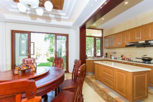 Цзинхун: Pu’er Tea Boutique Inn