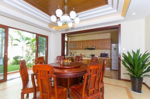 Цзинхун: Pu’er Tea Boutique Inn