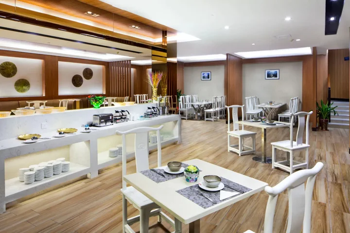 Гуйлинь: Guilin Elephant Trunk Hill Hotel