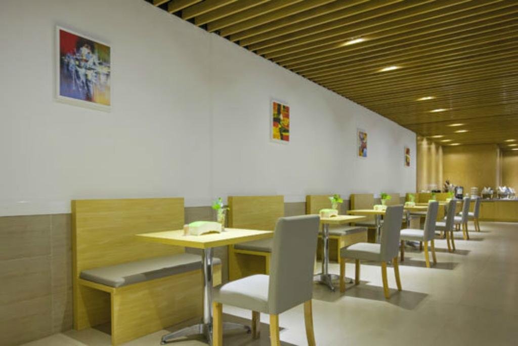 Шэньчжэнь: 莫泰酒店(深圳北站龙华地铁站店)