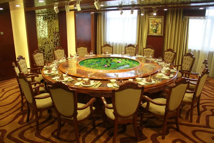 Наньтун: BaiYue International Hotel