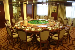 Наньтун: BaiYue International Hotel