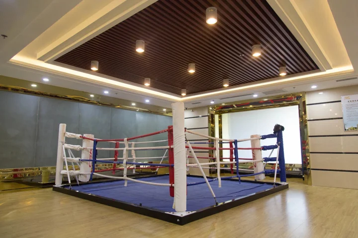 Наньтун: BaiYue International Hotel