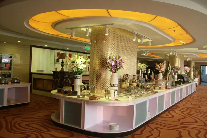 Наньтун: BaiYue International Hotel