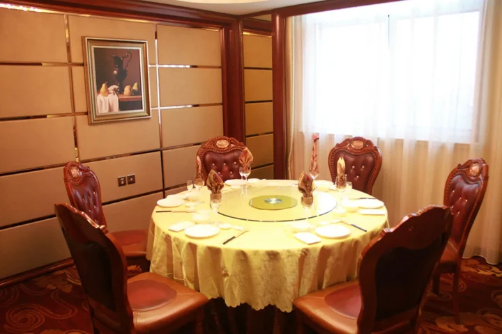 Наньтун: BaiYue International Hotel