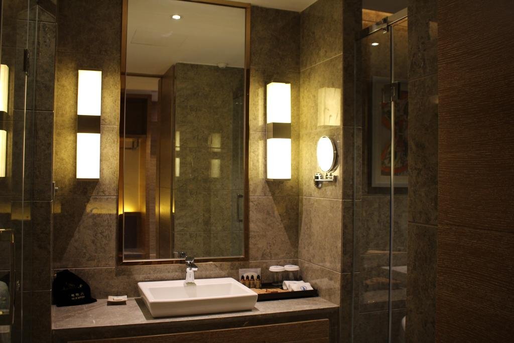 Вэйнань: Huashan International Hotel