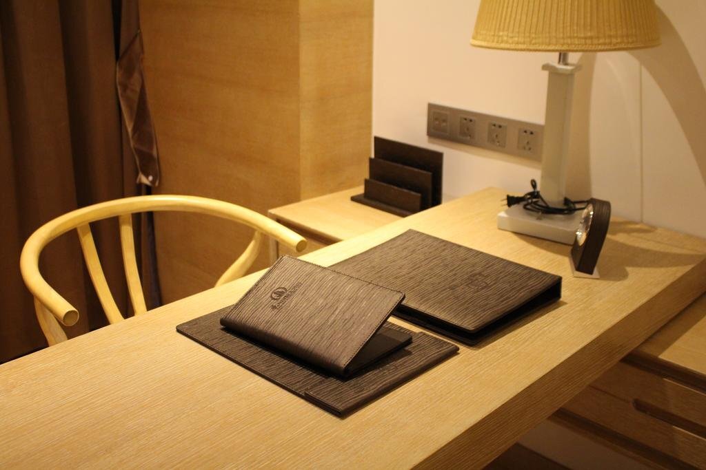 Вэйнань: Huashan International Hotel