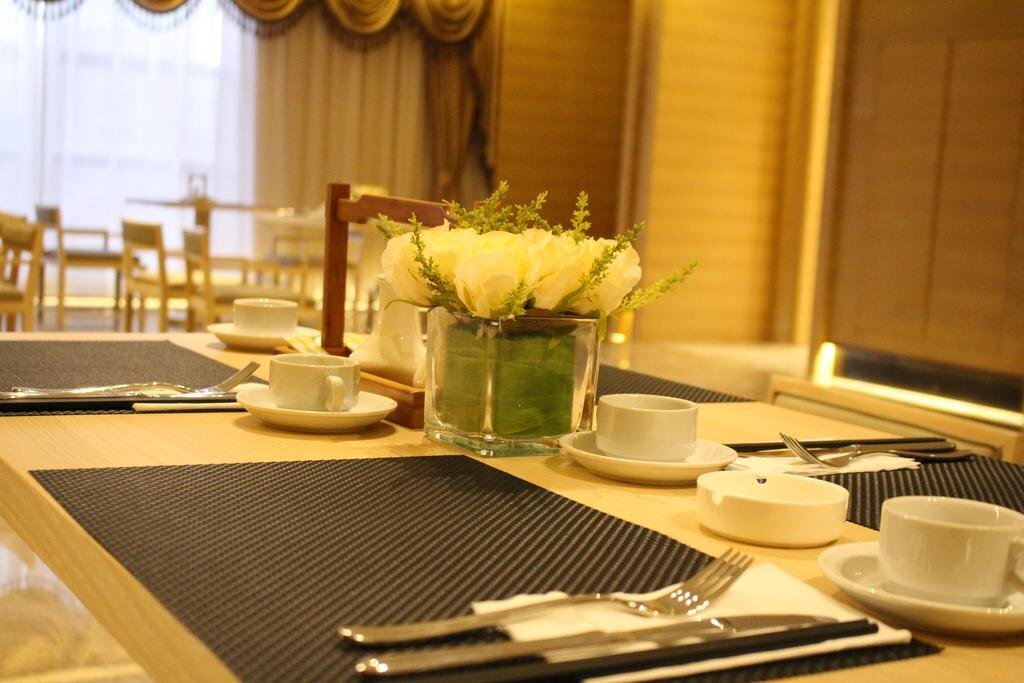 Вэйнань: Huashan International Hotel
