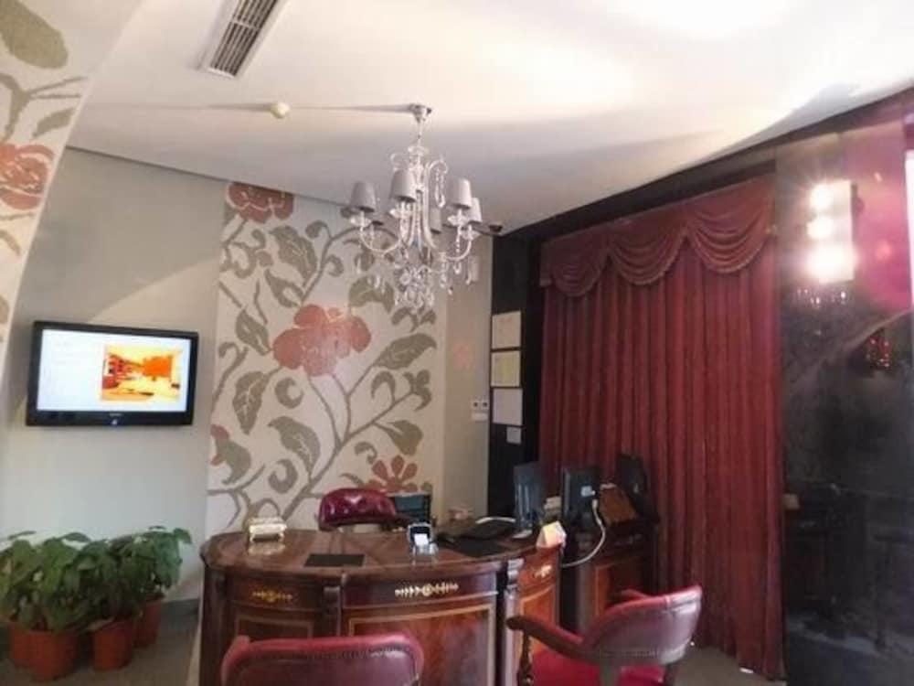 Ухань: Yangtze River TOMOLO Hotel (Jianghan Road Branch)