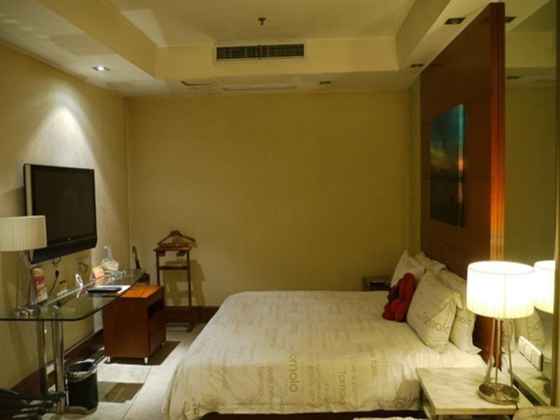 Ухань: Yangtze River TOMOLO Hotel (Jianghan Road Branch)