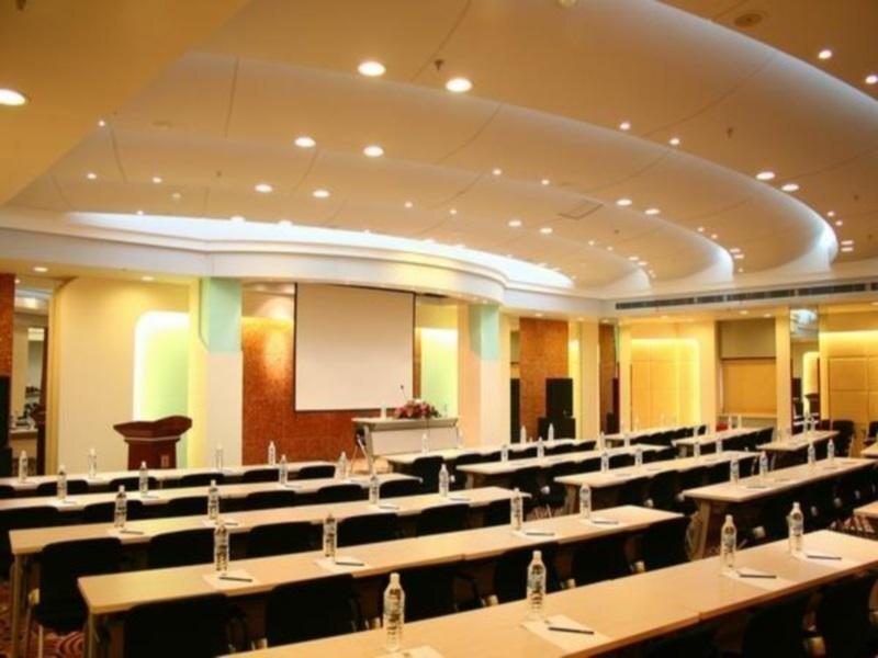 Ухань: Yangtze River TOMOLO Hotel (Jianghan Road Branch)