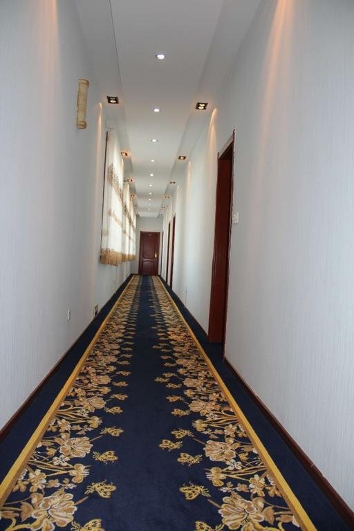 Хулун-Буир: Huijin Hotel