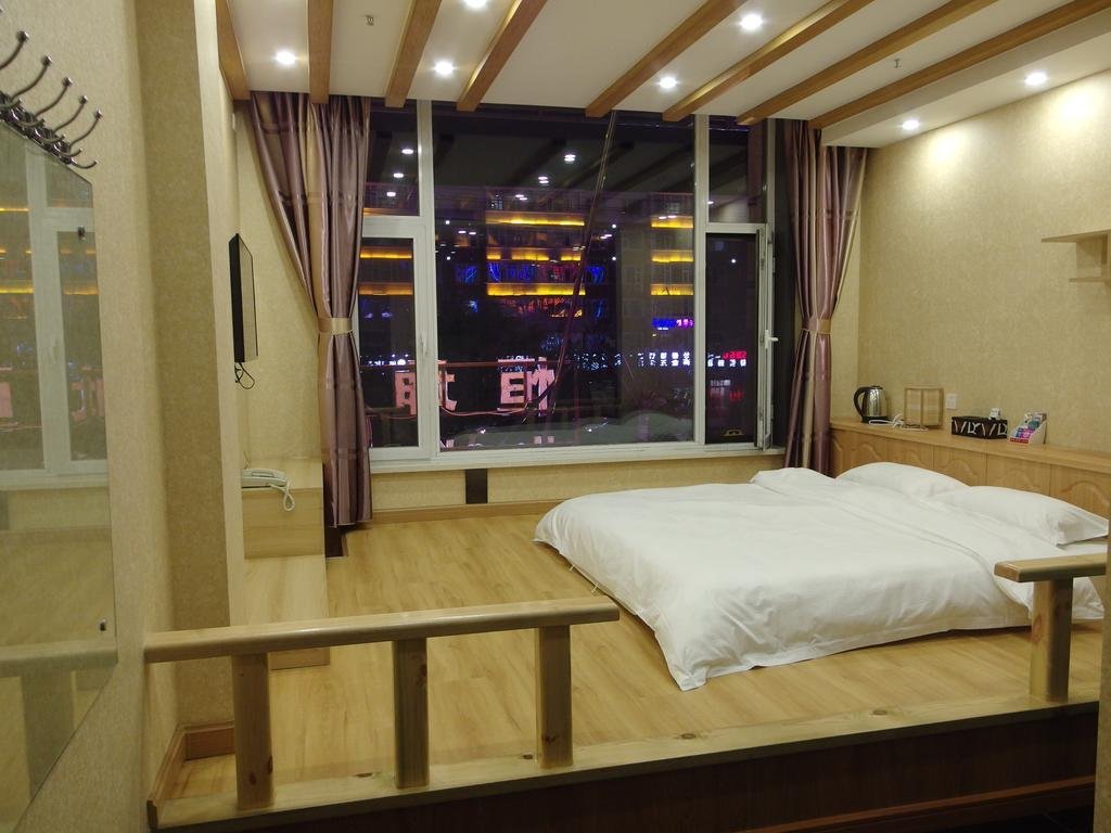 Яньцзи: Feifanjiari Sunrise Hotel