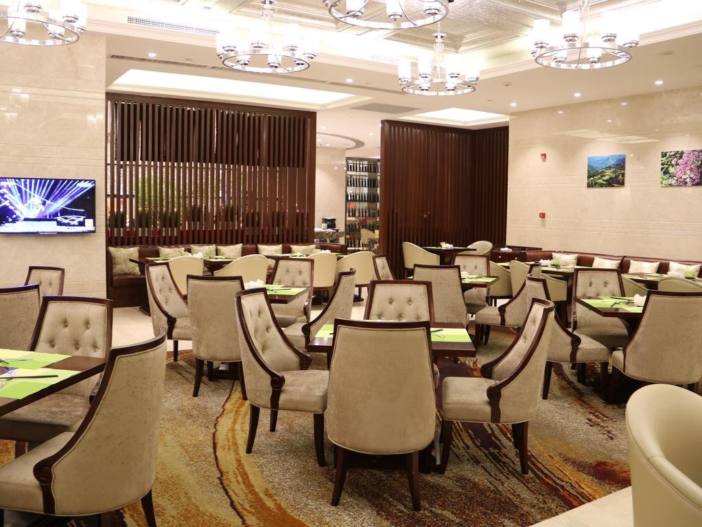 Цзуньи: Jinqian Jiahua International Hotel