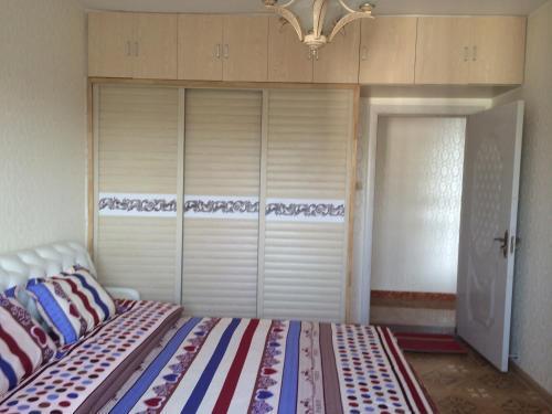 Гуйлинь: Lijiang Yaju Stayhome