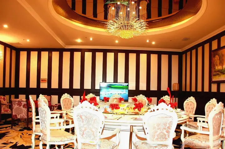 Голмуд: Golmud Hotel
